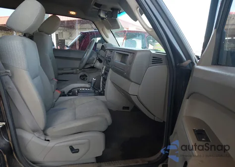 2006 Jeep Commander from USA, damaged, VIN 1J8HH48N36C106817